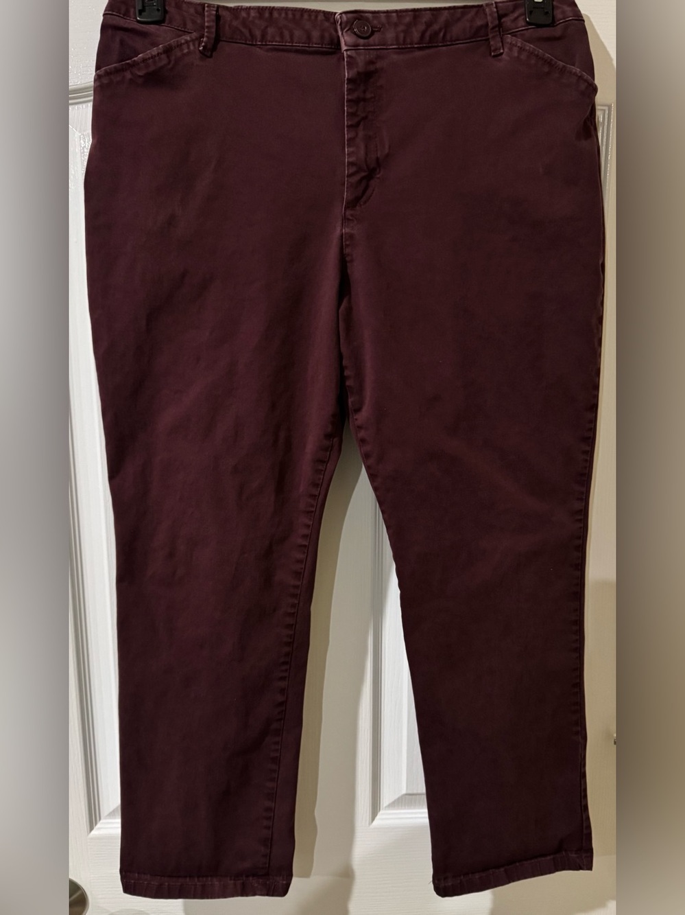 Lee Women’s Relaxed Fit Straight Leg Burgundy Pants Mid Rise Size 18 Short